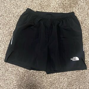 North Face mens M shorts